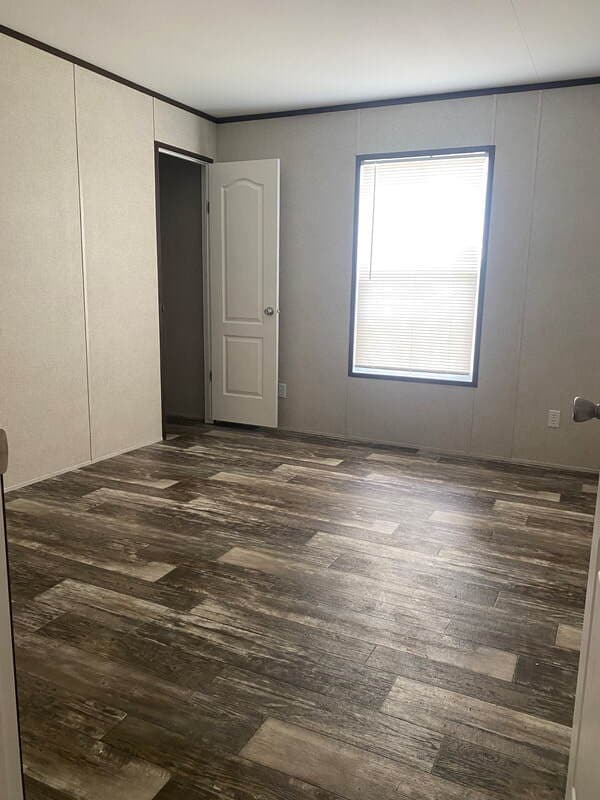 Building Photo - Wonderful, modern 3 bedroom 2 bath mobile