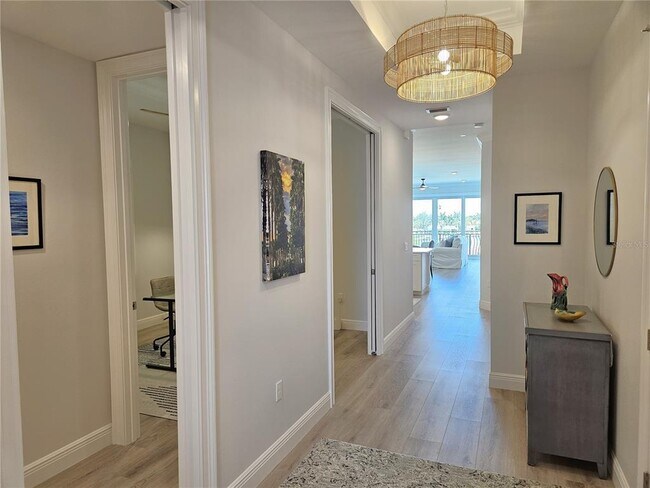 Building Photo - 503 S Tamiami Trl