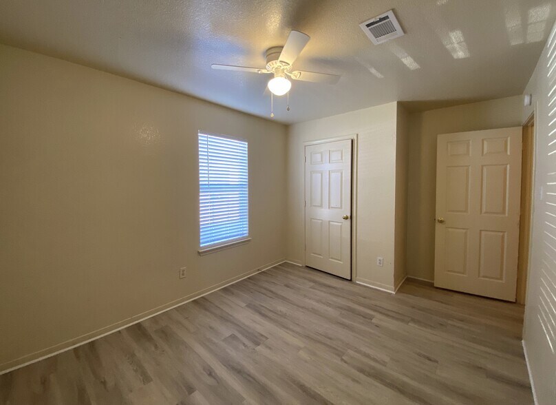 Building Photo - 3402 Cantabrian Dr
