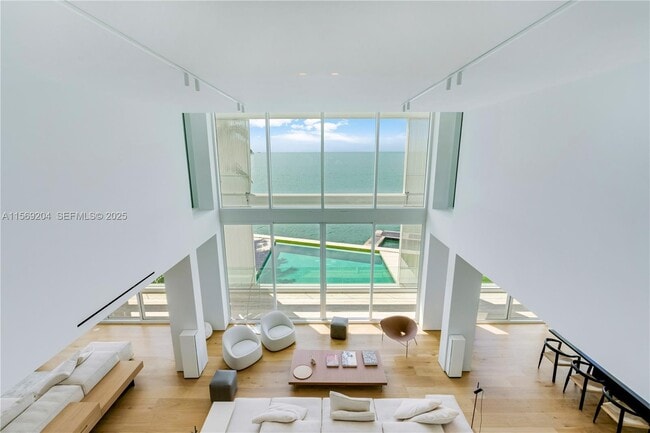 Building Photo - 440 S Mashta Dr