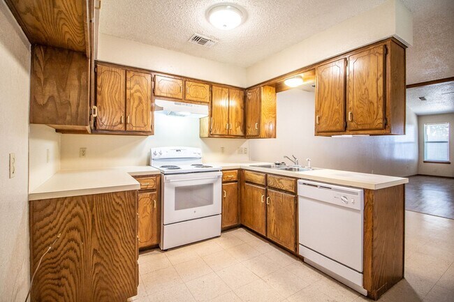 Building Photo - 15 Wagnon Dr