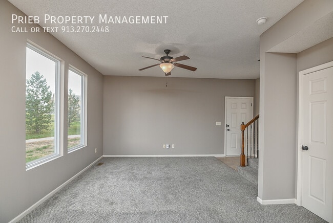 Building Photo - 727 N Findley-