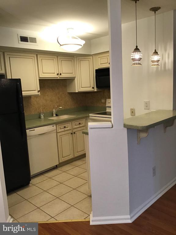 Building Photo - 45011 Bennett Pl