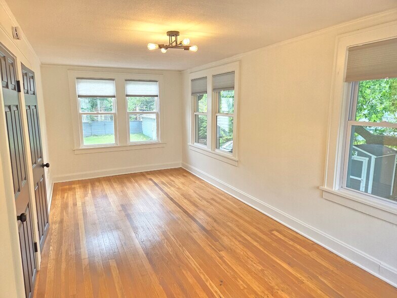 Bedroom 3, upstairs - 5640 Paseo Blvd
