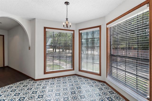 Building Photo - 665 Main St