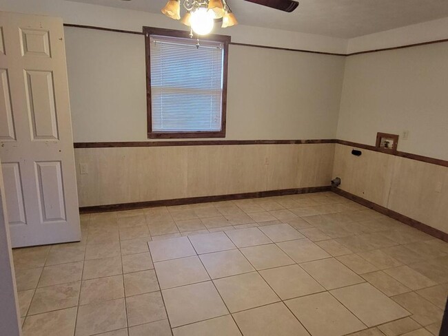 Building Photo - FOR LEASE - 3 Bed, 2 Bath, SINGLE-FAMILY HOME ON 5 ACRES IN LEBANON!