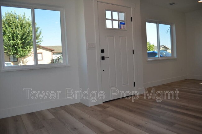 Building Photo - 2839 Taft St