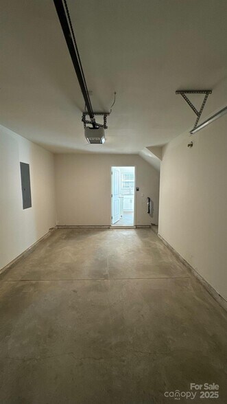 Building Photo - 42 Cain Hollow Way