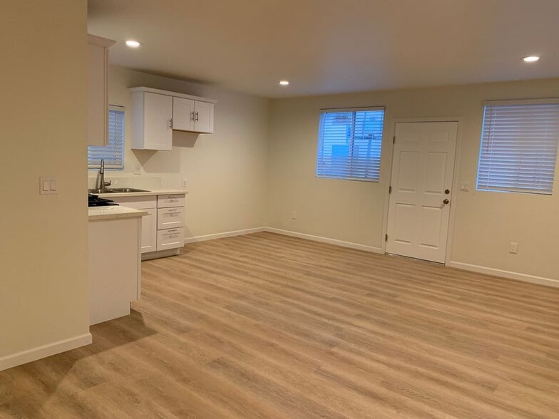 Building Photo - 7847 Beck Ave