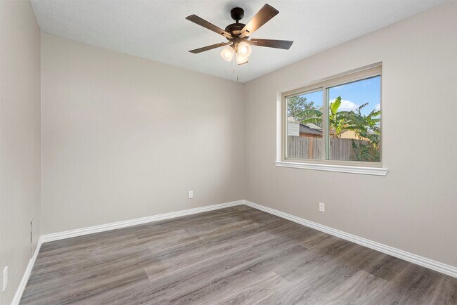 Building Photo - 8363 Pebbledowne Dr