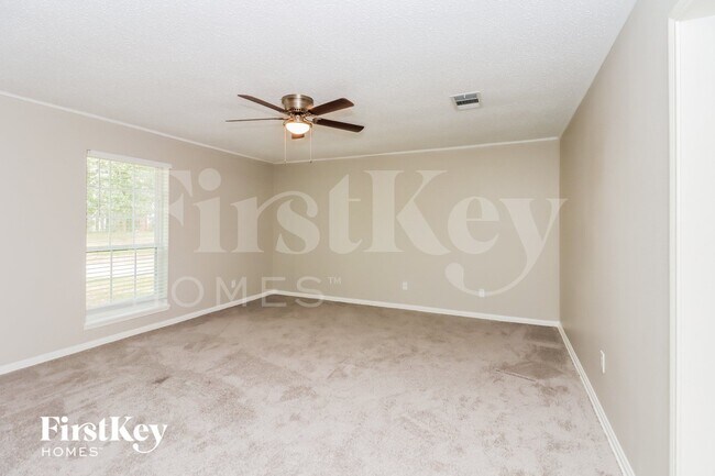 Building Photo - 3823 Glenheather Dr