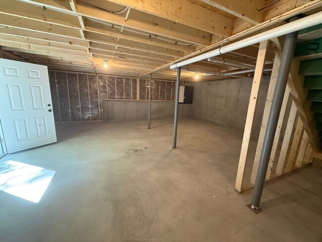 Building Photo - 157 Quarry Rd
