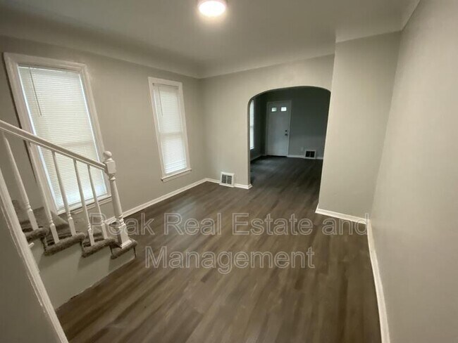 Building Photo - 1154 Prospect Ave SE