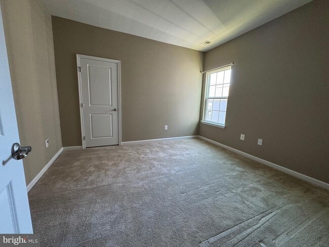 Building Photo - 14032 Godwit St