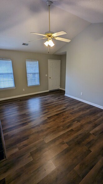 Building Photo - 205 Rice Hill Ct