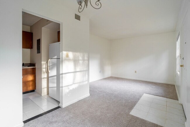 Building Photo - 236 Desoto Dr