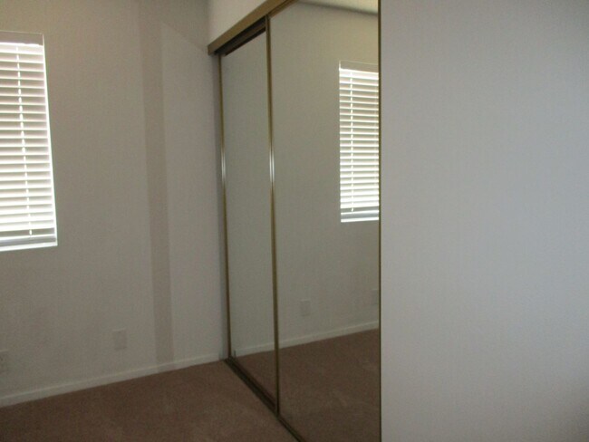 Building Photo - Rock Springs I Condo - Upper Unit