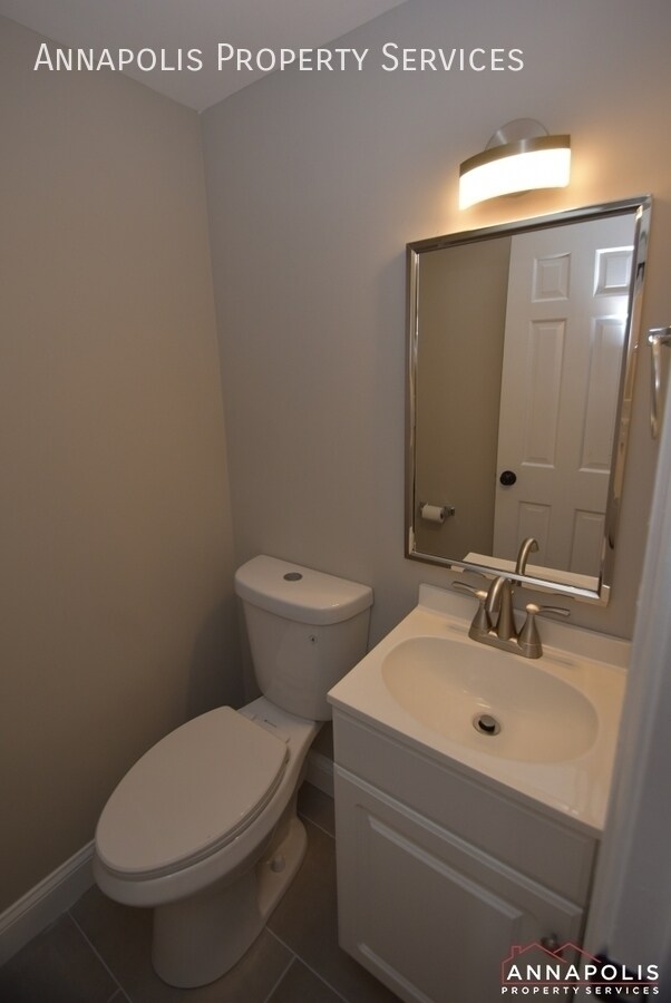 Building Photo - 1650 Albermarle Dr