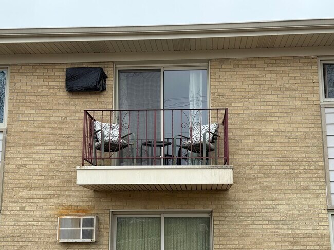 Building Photo - 5725 Holmes Ave