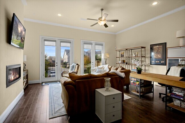 Building Photo - 8406 Oak Leaf Point Dr