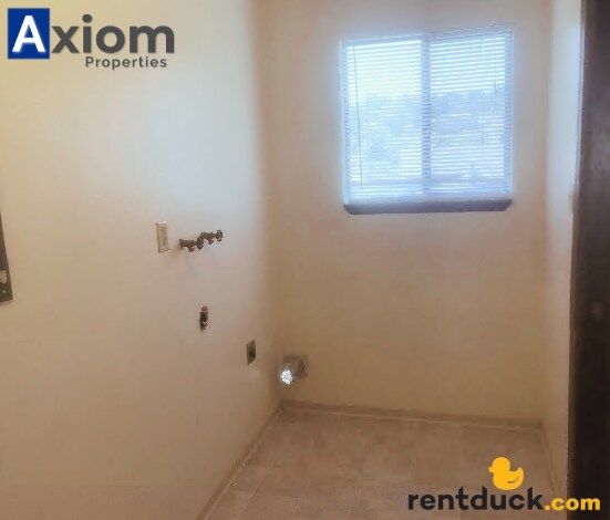 Building Photo - 1156 Freeman-B