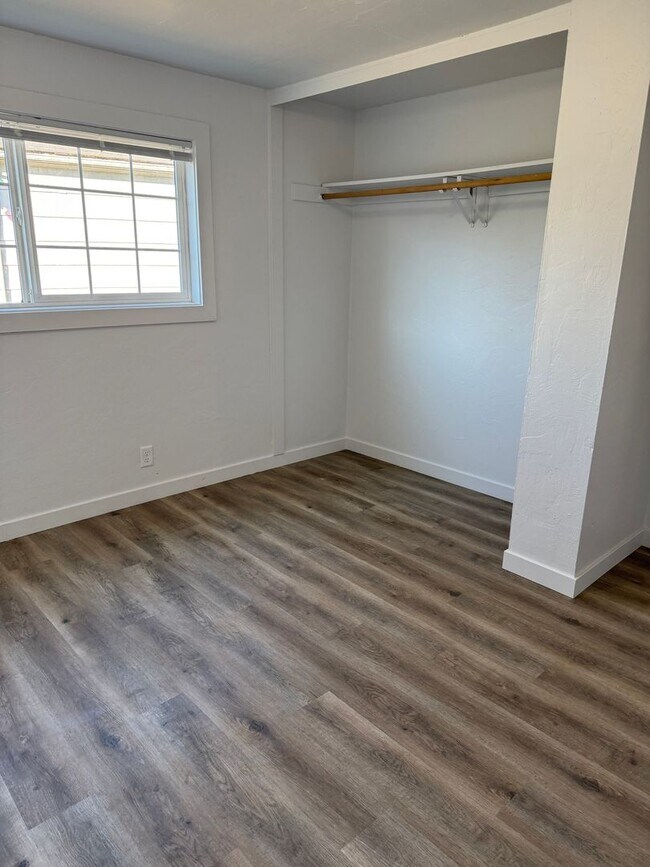 Building Photo - behe02