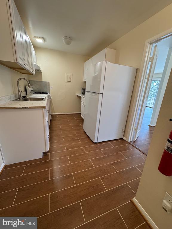 Building Photo - 11925 Parklawn Dr