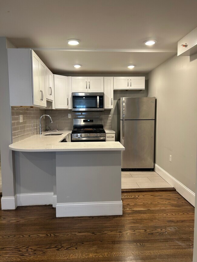 Building Photo - 27 Dudley St