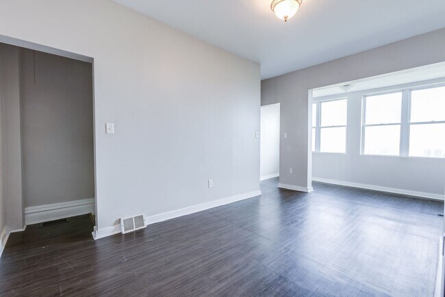 Building Photo - Available August - Check out this beautiful 2 bedroom w/ city views!