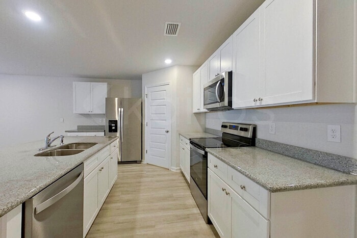 Building Photo - 132 Swallowtail Ln