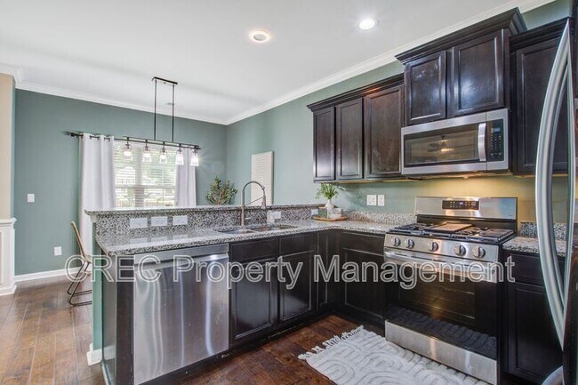 Building Photo - 202 Center Hill Ct