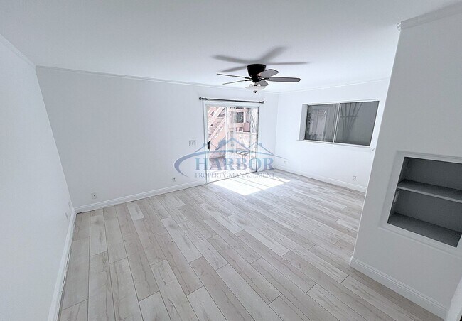 Building Photo - 3507 S Kerckhoff Ave