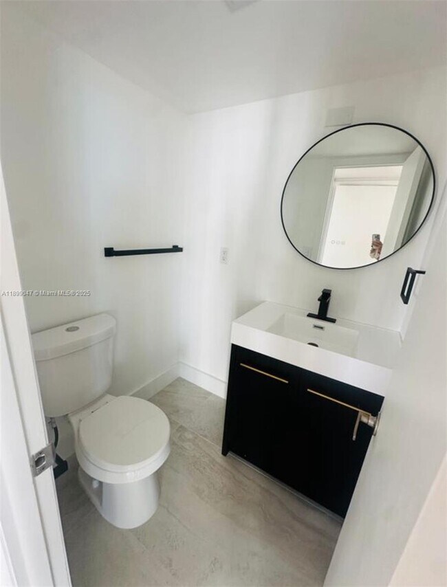 Building Photo - 5838 Collins Ave