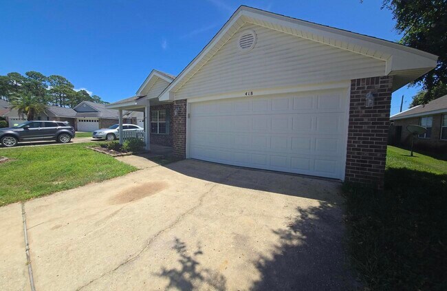 Building Photo - 418 Pristine Water Ln