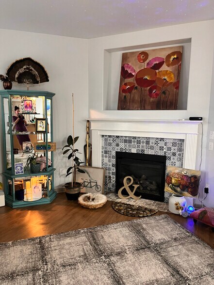 Building Photo - 1110 Sutton Dr