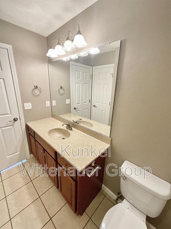 Building Photo - 48 Oak Pointe Cir