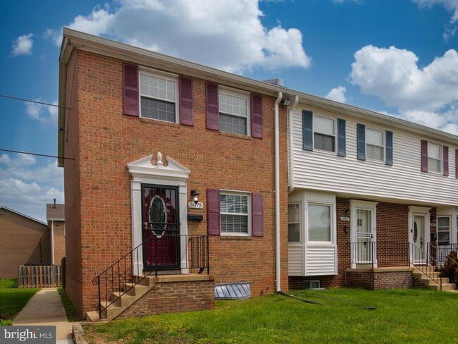 Primary Photo - 3075 Sunset Ln