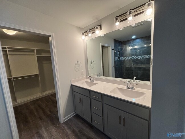 Building Photo - 212 Oracle Cir