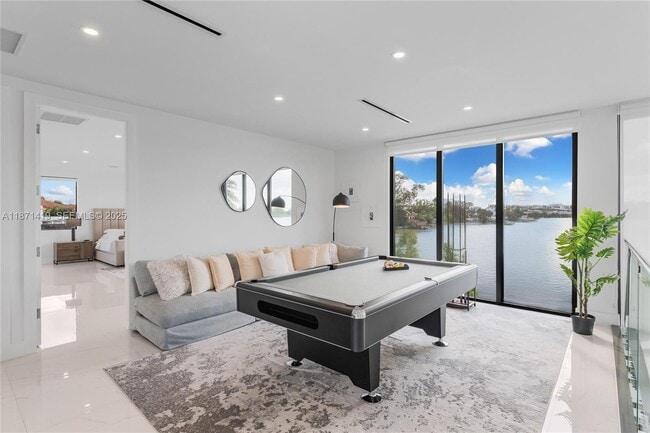 Building Photo - 5420 SW 72nd Ave