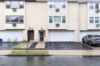 Building Photo - 190 Park St