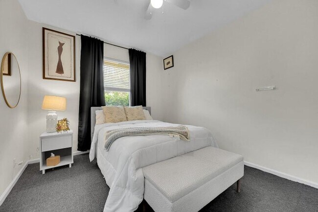 Building Photo - 13620 Folkestone Ct