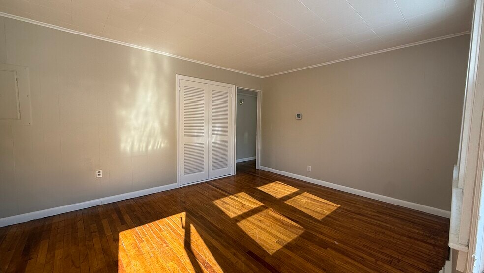 Building Photo - 78 Willard St