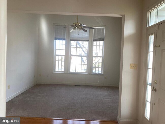 Primary Photo - 1017 Llano Dr