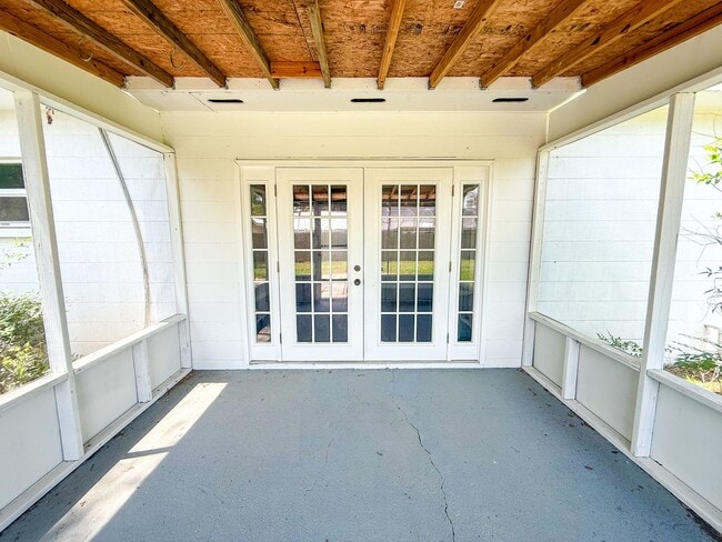 Building Photo - 3331 NW 27th Ave