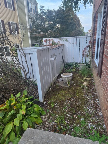 Building Photo - 11435 Appledowre Way