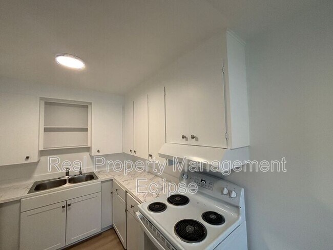 Building Photo - 15548 27th Ave NE