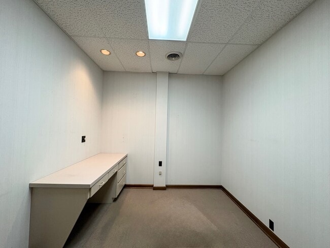 Building Photo - 1207 W Main St