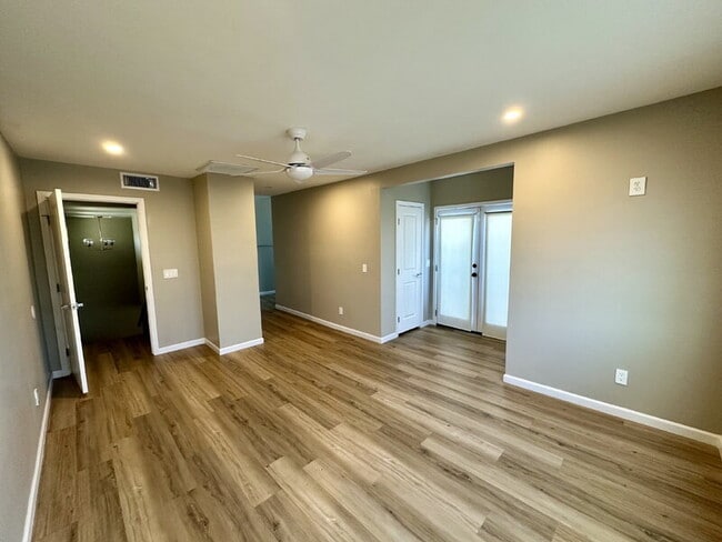 Building Photo - 2029 W Adams St