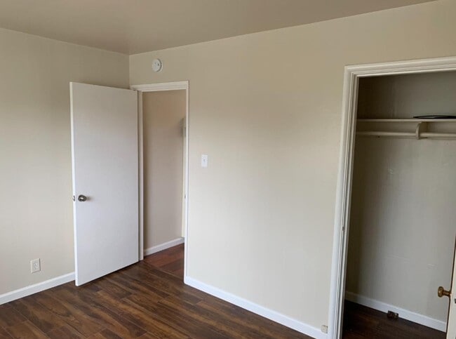 Building Photo - 1564 Hemlock Ave