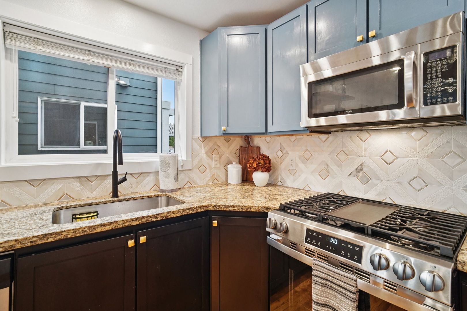 Building Photo - 926 N 96th St